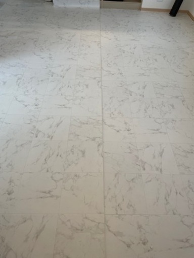 大理石柄クッションフロア約18帖分