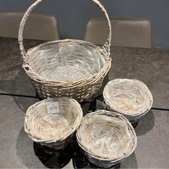 カゴ　バスケット　フラワーアレンジメント