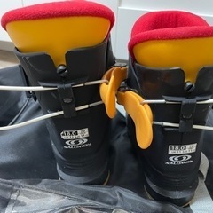 Salomon キッズ向けスキーブーツ・ケース付き　18cmの画像