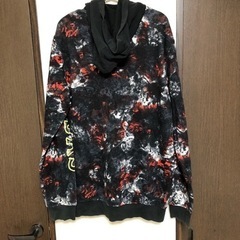 取引中adidasメンズパーカー