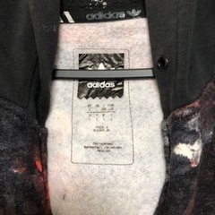 取引中adidasメンズパーカーの画像