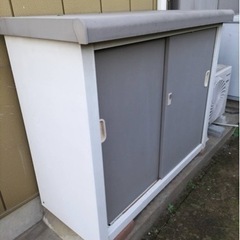 プレハブ物置　2