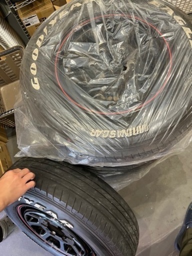 日産　キャラバンNV350  ホイル付きタイヤ