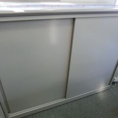 ★事務用品★書庫 スチール製 引き戸付き 3段タイプ 中古の画像