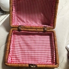 可愛いかごのバッグ