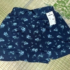 花柄半ズボン　110㌢せまめ100㌢で丁度良いサイズ