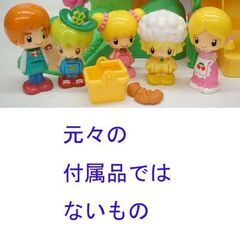 生産終了品 こえだちゃん　りんごのスーパーマーケット 人形5体・小物・箱付き　ドールハウス おもちゃ ☆ PayPay(ペイペイ)決済可能 ☆ 札幌市 豊平区 平岸 平岸店の画像