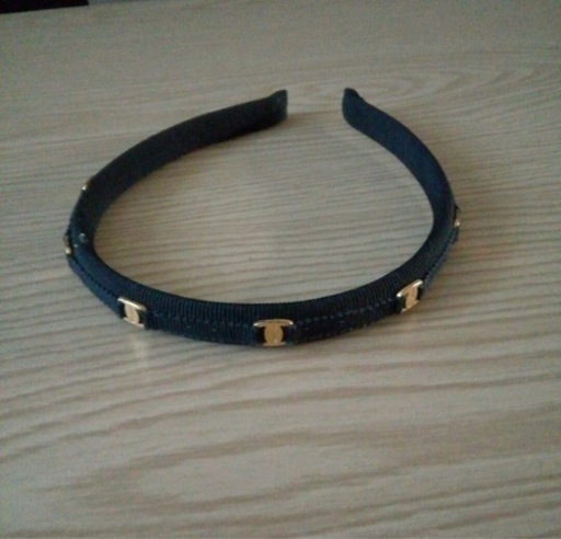 フェラガモ  カチューシャ