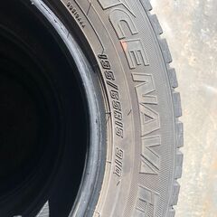 JMS０３２🌟タイヤ安く譲ります🌟中古スタッドレスタイヤ🚗１９５/６５R１５🚗　（プリウス・エスクァイア・ウィッシュ・カローラ・ヴォクシー・ノア・セレナ）の画像