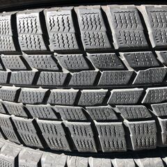 JMS０３２🌟タイヤ安く譲ります🌟中古スタッドレスタイヤ🚗１９５/６５R１５🚗　（プリウス・エスクァイア・ウィッシュ・カローラ・ヴォクシー・ノア・セレナ）の画像
