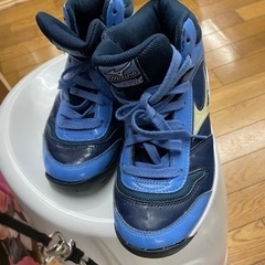 【中古】
子ども靴　23サイズの画像