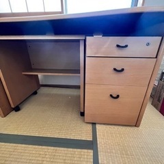 キンシン家具のデスク　机　0円‼️の画像