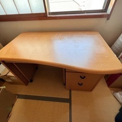 キンシン家具のデスク　机　0円‼️