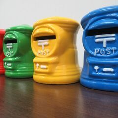 懐かしいポスト型貯金箱の画像