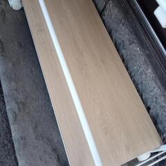 キッチン棚？　幅約７２cm　高さ約６５cm　ローラー付きの画像