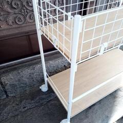 キッチン棚？　幅約７２cm　高さ約６５cm　ローラー付きの画像