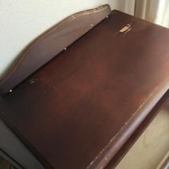 昭和レトロな収納棚の画像