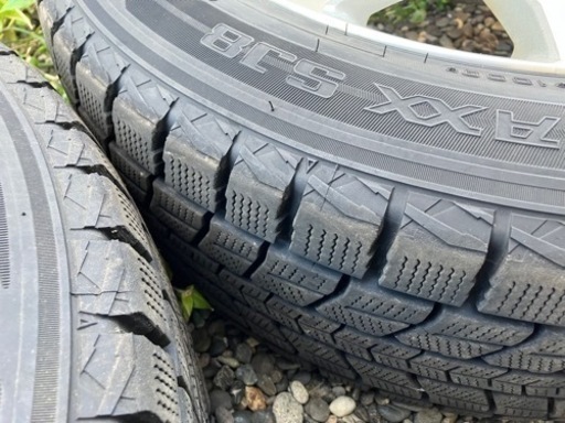 デリカ純正ホイールにダンロップ スタッドレスSJ8　純正ナット有り