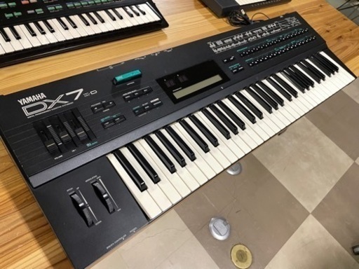 1986年発売　YAMAHA DX7Ⅱ FD