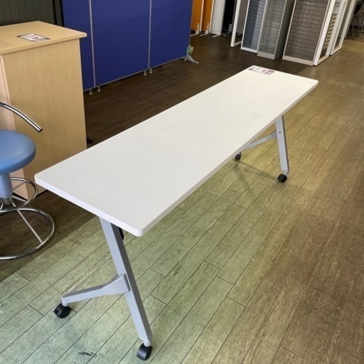 JJJ-13 【オフィス家具専門店】オカムラのフォールディングテーブルです！ R5.10/30時点で在庫数6点あり