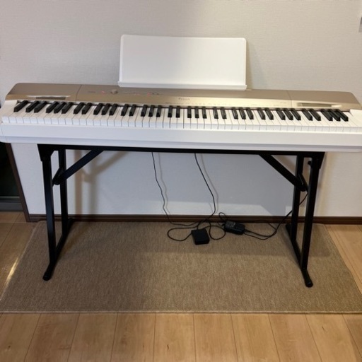 電子ピアノ　CASIO Privia