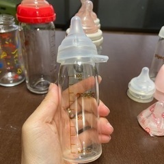 哺乳瓶の画像
