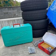 プリウス スタッドレスタイヤ タイヤチェーン付き タイヤ トーヨータイヤ OBSERVE GIZ2 195/65R15 91Q ホイール SHAKE ジョーカー グライドの画像