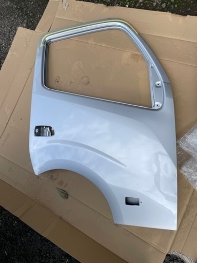 HINOデュトロ　右ドア新車外し