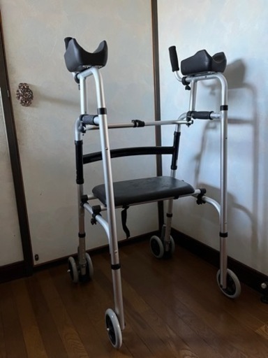 歩行器　新品　未使用