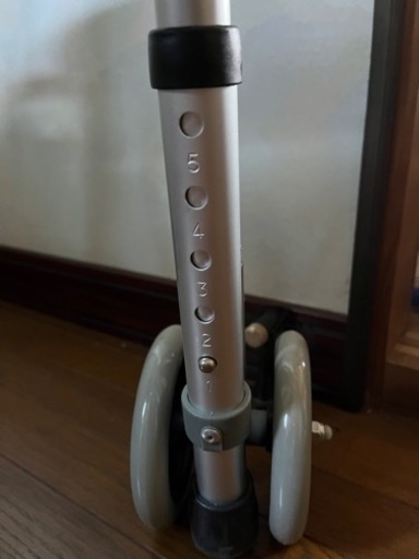 歩行器　新品　未使用