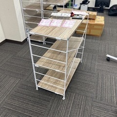 【決まりました】棚 大きいの2つ中1つ　合計3つお渡しの画像