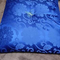 美品♦️超激安♦️座布団60cm×60cm厚み18cm♦️大きめ♦️ふわふわ♦️かなりお値打ち♦️おすすめ♦️状態は良いと思いますの画像