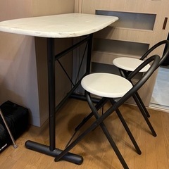 カウンターテーブル&チェアの画像