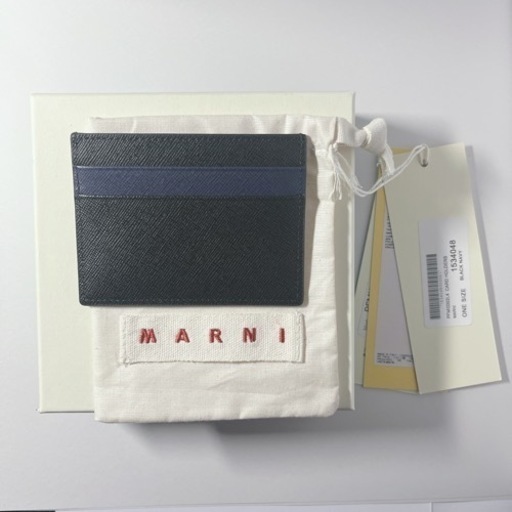 【新品未使用】MARNI カードケース　財布