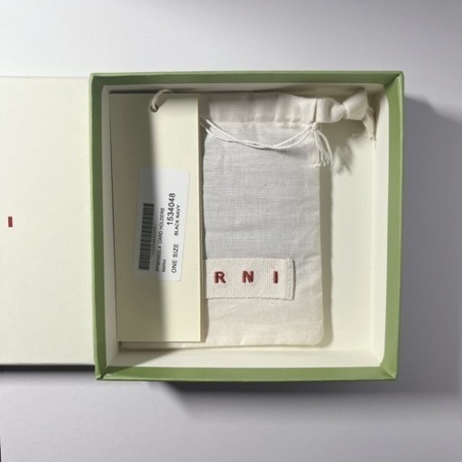 【新品未使用】MARNI カードケース　財布
