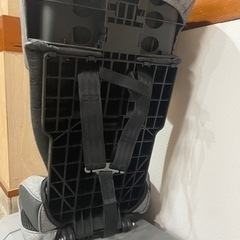 日本育児 シートベルト固定 トラベルベスト Evo エヴォ サンドグレー 収納袋付き 1歳~ の画像