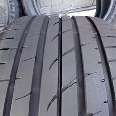値下げしました。ポルシェ等に利用可能な19インチ中古タイヤ4本の画像
