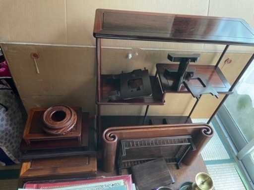 飾り棚、飾り台