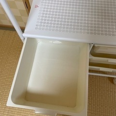 子供用収納ラックの画像