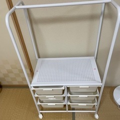 子供用収納ラックの画像