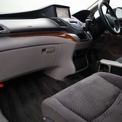 【走行性能と燃費の良い車！！】　室内が広いのでオススメです。の画像