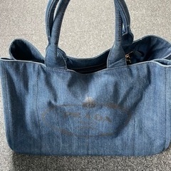 プラダ　カナパ　M 美品