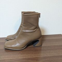 【EVOL】 デザインヒールショートブーツ IR9646の画像