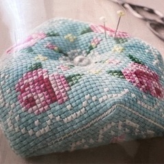 刺繍キット　LECIEN コスモ クロスステッチ フラワーピンクッションの画像