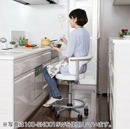 【美品】ラウンドチェア／キッチン、デスクワークに最適