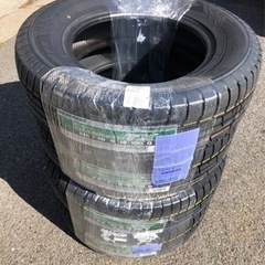 【新品未使用‼️スタッドレスタイヤ】215/70R16 100Q...