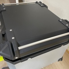 [使用頻度1回] バイク アルミリアボックス 45L シルバーの画像