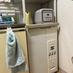 家具　炊飯器置き、米びつ