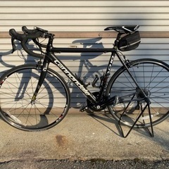 指2本で持てるアルミ製のロードバイク売ります！
