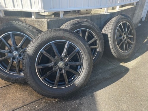 車のパーツ タイヤ、ホイール